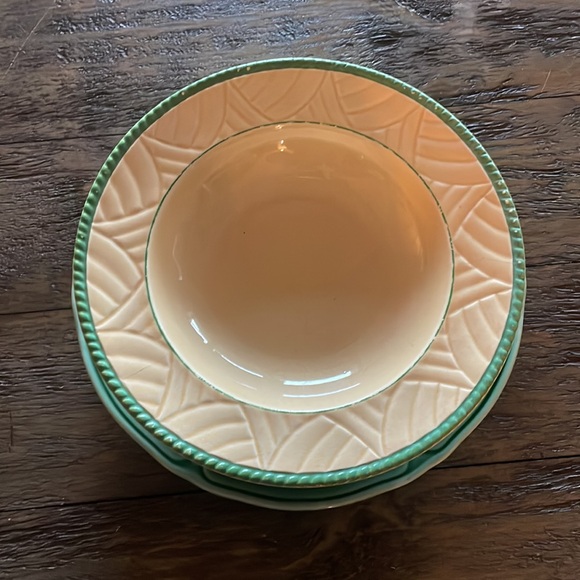 Sheffield bowls with painted Green Trim. Excellent used condition. 8 1/2” 5qty - Picture 7 of 8